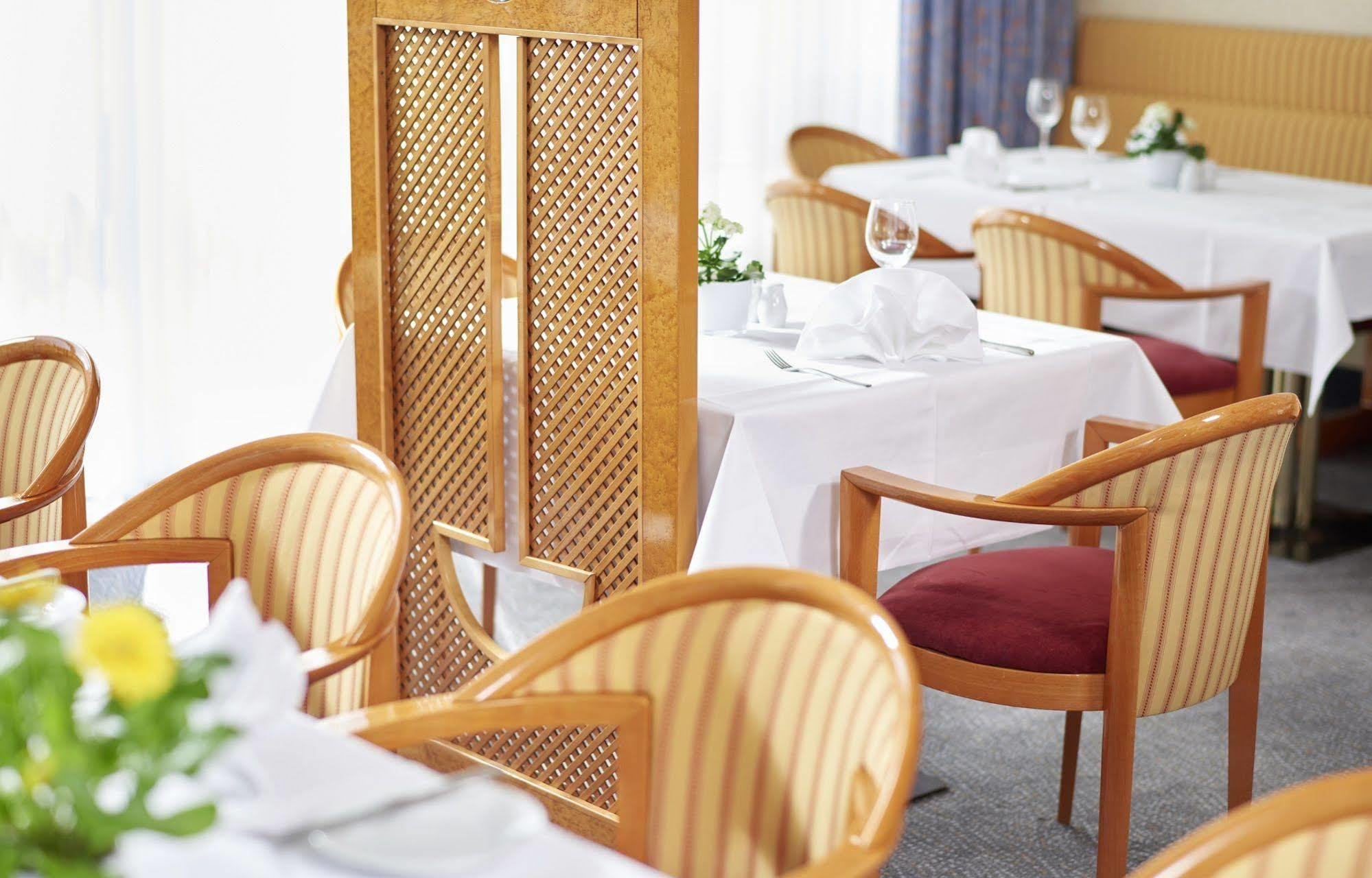 Sachsenpark-Hotel ไลป์ซิก ภายนอก รูปภาพ