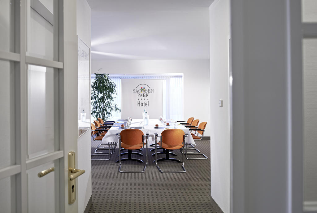 Sachsenpark-Hotel ไลป์ซิก ภายนอก รูปภาพ